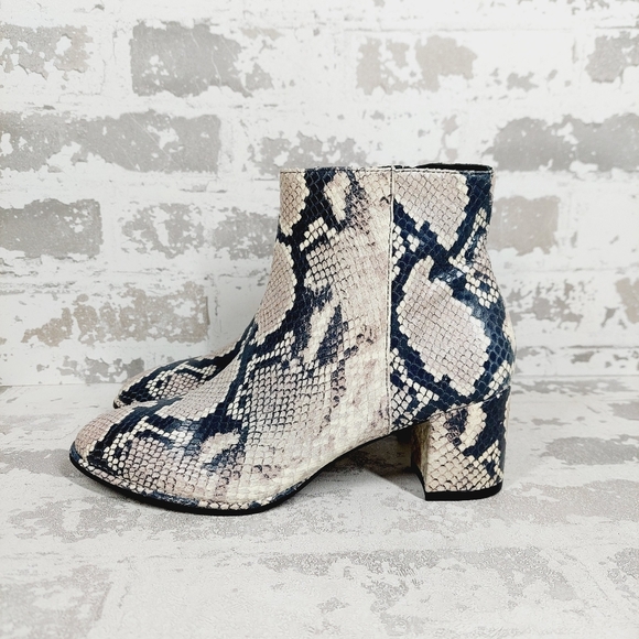 New Stuart Weitzman Kiandra PRY-Printed Python Snakeskin Heeled Boots i936